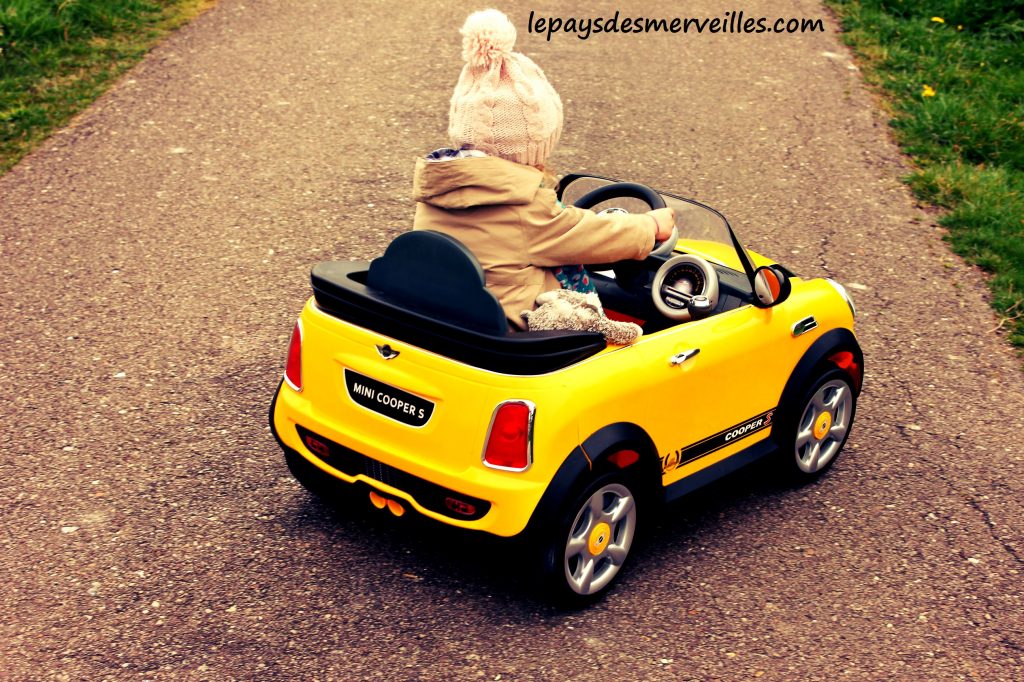 voiture electrique Mini Cooper enfant