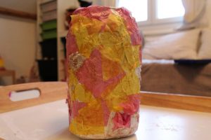 vase papier colle