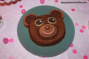 gâteau anniversaire petit ours brun