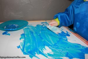 activité bonhomme de neige avec du coton et peinture (6)