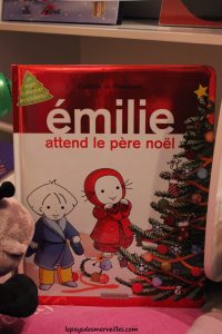 Emilie attend le père Noel - livre de Noel (1)