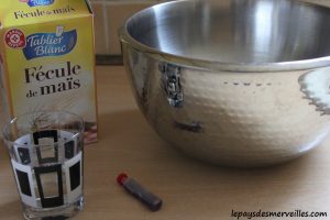 230114 pâte beurk - pâte dégoulinante maizena et eau (1)