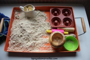 Cloud dough ou la pâte à modeler semblable à du sable mouillé (16)