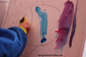 Activité poisson d'avril - Peinture, collage & playmais (10)