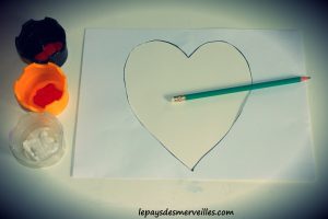 Bricolage coeur peinture - bricolage fête des pères fête des mères (1)