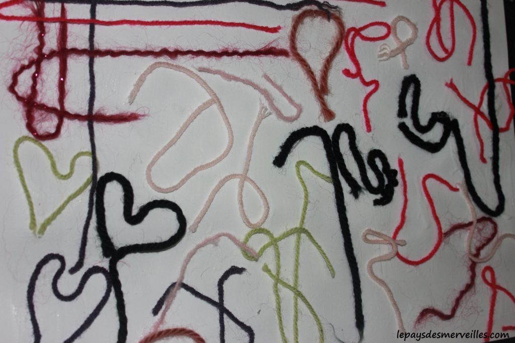 Bricolage enfant - Tableau de laine (6)