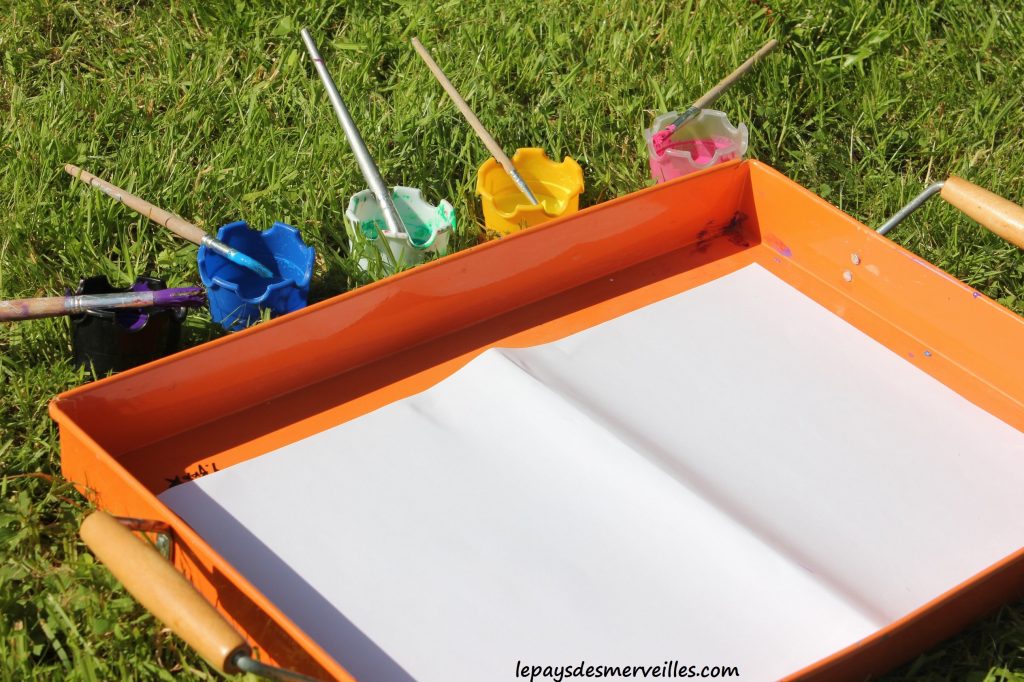 Projections et coulures de peinture - atelier traits verticaux maternelles (1)