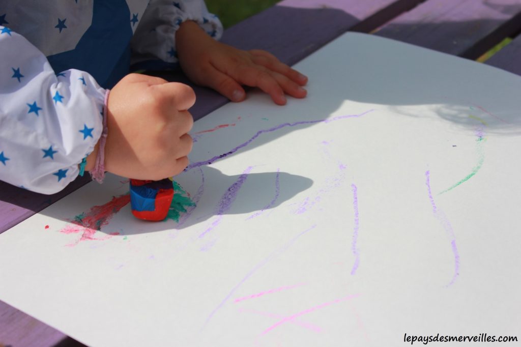 Peinture glaçons gouache - activité manuelle enfant (4)