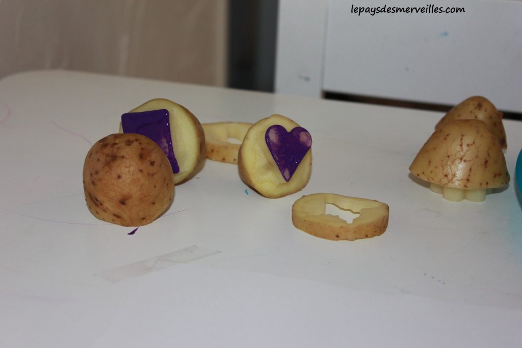 Des tampons avec des pommes de terre (2)