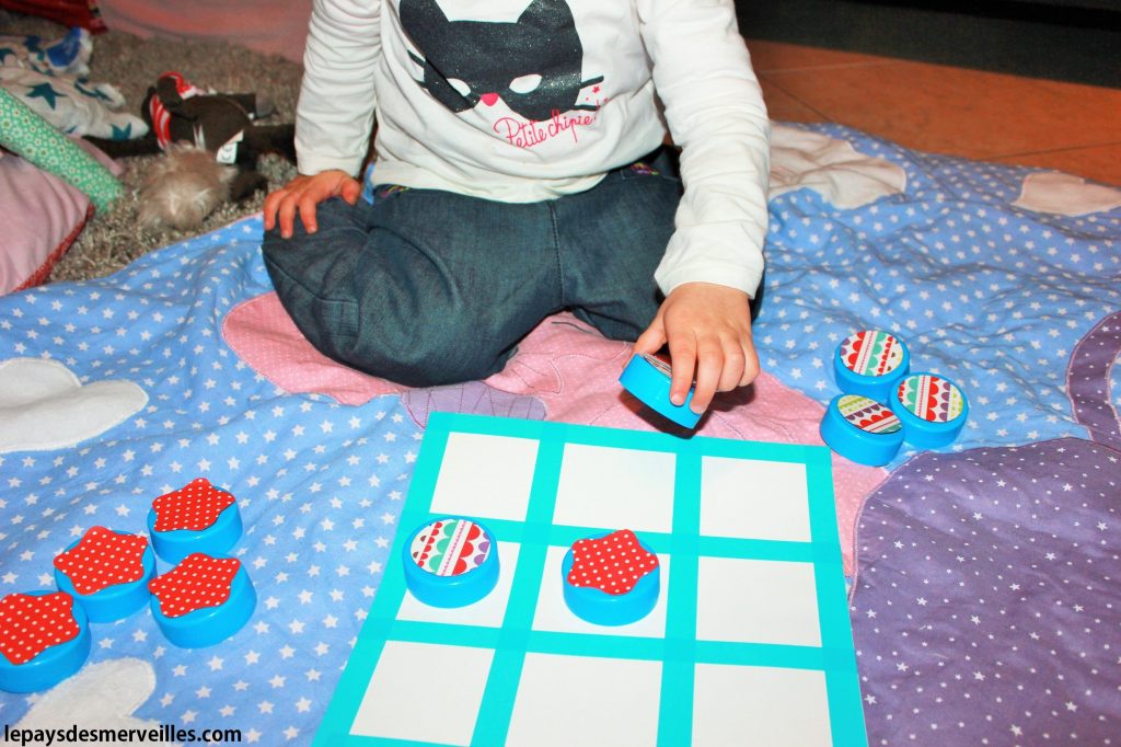 DIY jeu du morpion fait maison avec des bouchons (6)