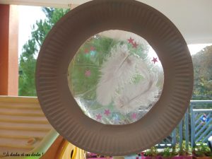 activité attrape soleil plumes