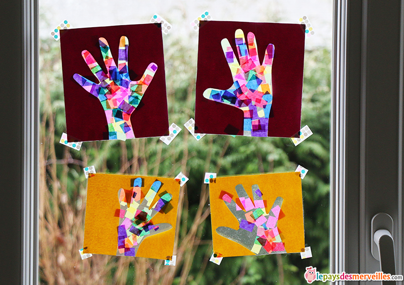 Attrape-soleil en empreintes de mains (DIY vitraux enfant)
