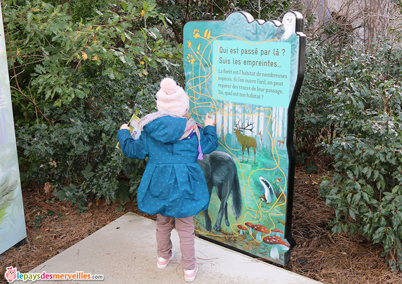 Jeu sur les empreintes d'animaux au zoo de Paris