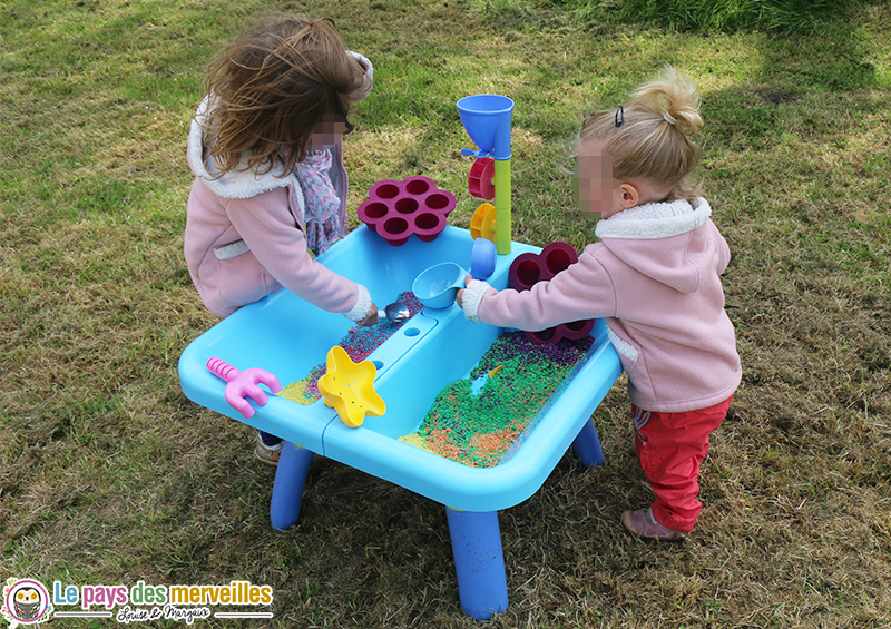 table enfant jeu sensoriel