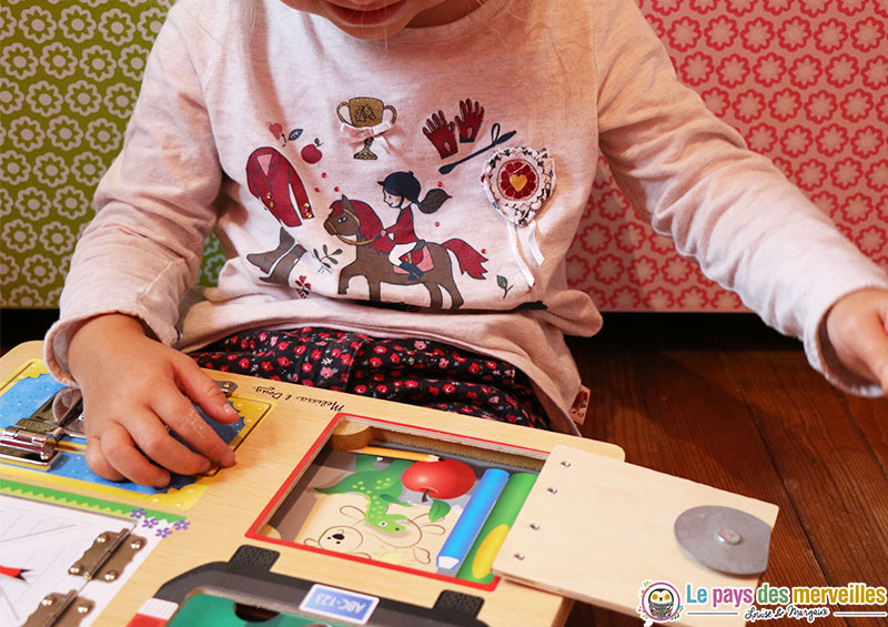 planche-a-serrures-melissa-doug