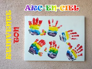 arc-en-ciel-empreinte-mains