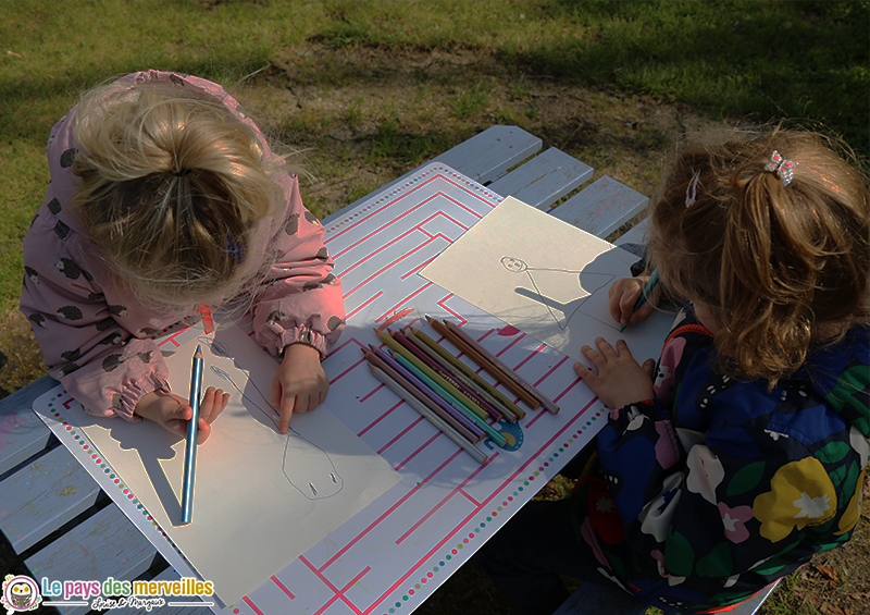 dessiner des bonhommes avec des crayons 