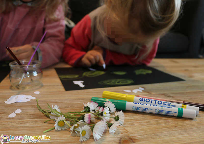 bricolage de printemps avec des pâquerettes