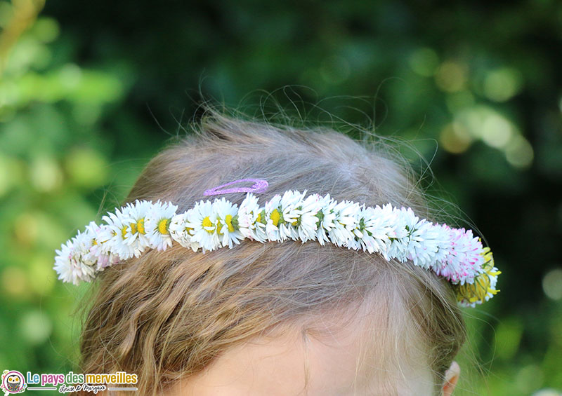 Couronne de pâquerettes