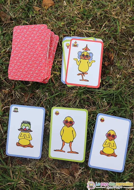 jeu de cartes avec les poussins de Claude Ponty 