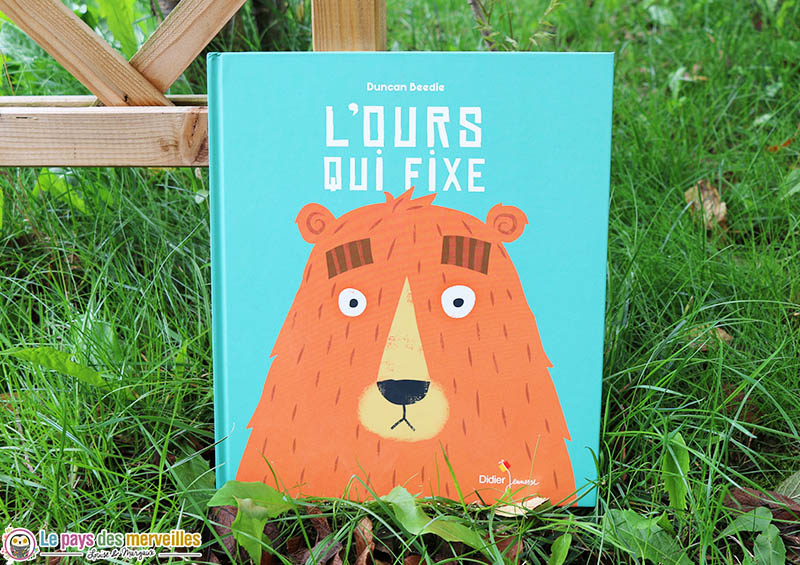 L'Ours qui fixe