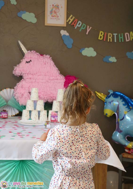 Déco d'anniversaire sur le thème licorne