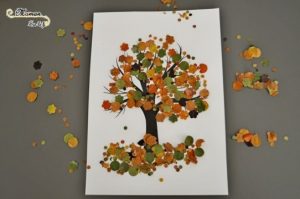 bricolage arbre d'automne avec une perforatrice