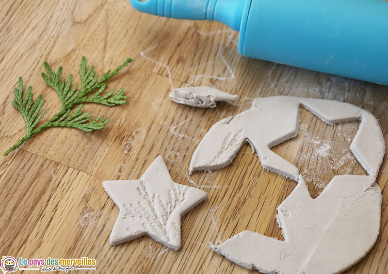 Recette pâte autodurcissante type porcelaine froide, suspensions de Noël,  paillettes. - Petits Crabichounes