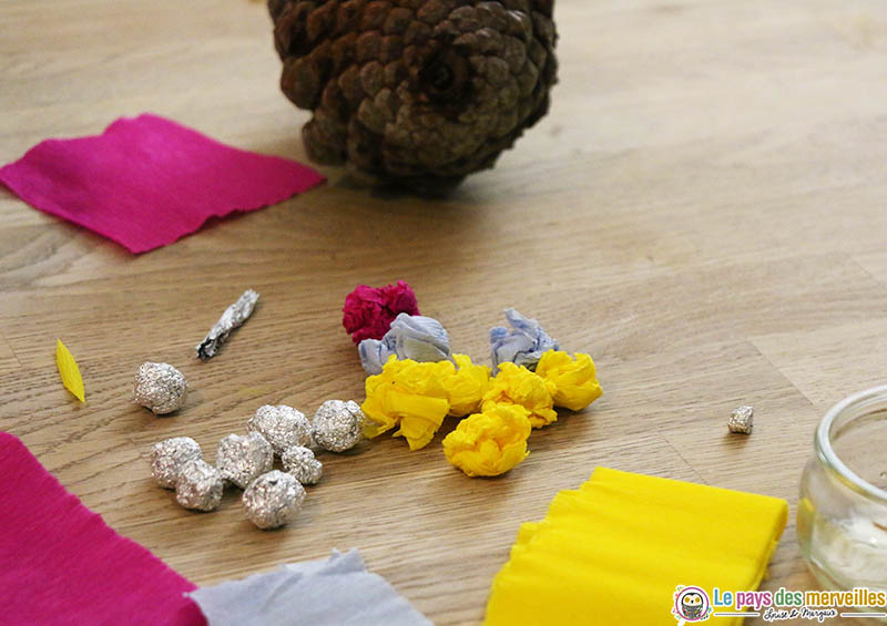 boulettes de papier crépon et papier aluminium