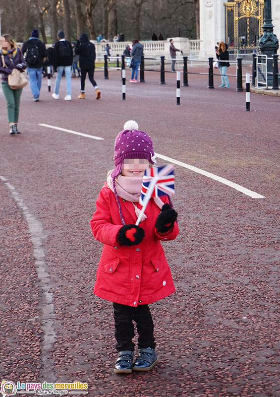 enfant à Buckingham Palace