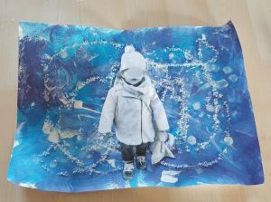 Oeuvre d'hiver avec la photo de l'enfant