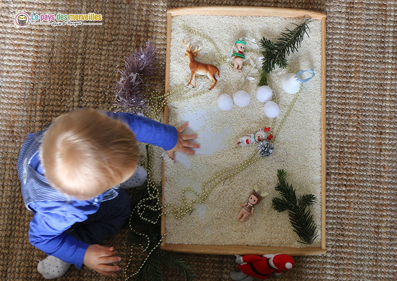 bac sensoriel de Noël pour bébé