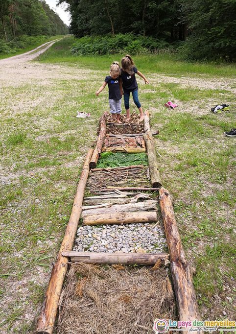 DIY parcours sensoriel dans la forêt avec les enfants