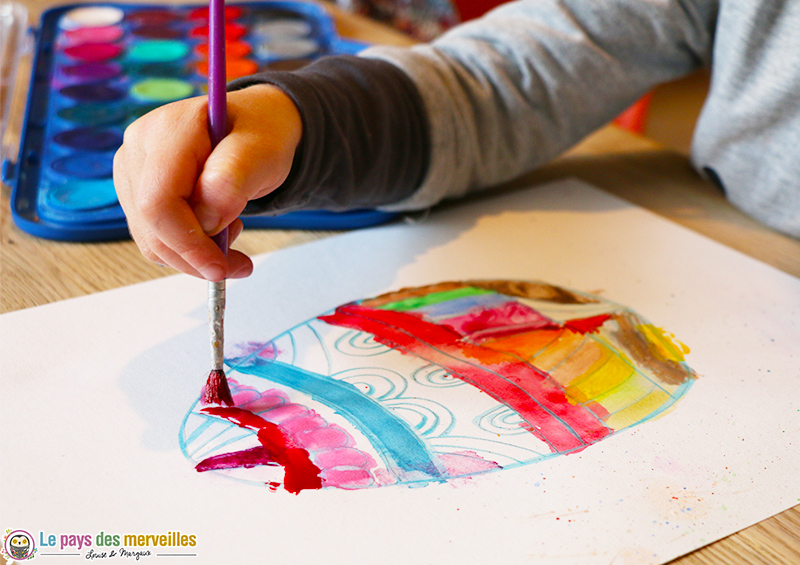 Peindre à l'aquarelle sur du liquide à masquer