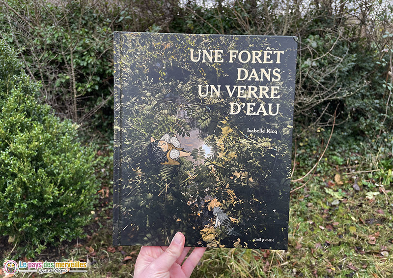 une forêt dans un verre d'eau