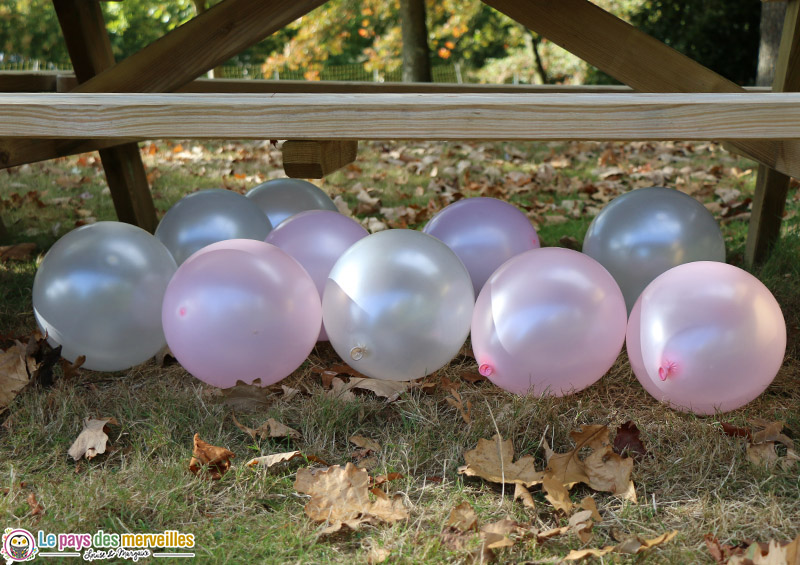 Ballons de baudruche blanc et rose