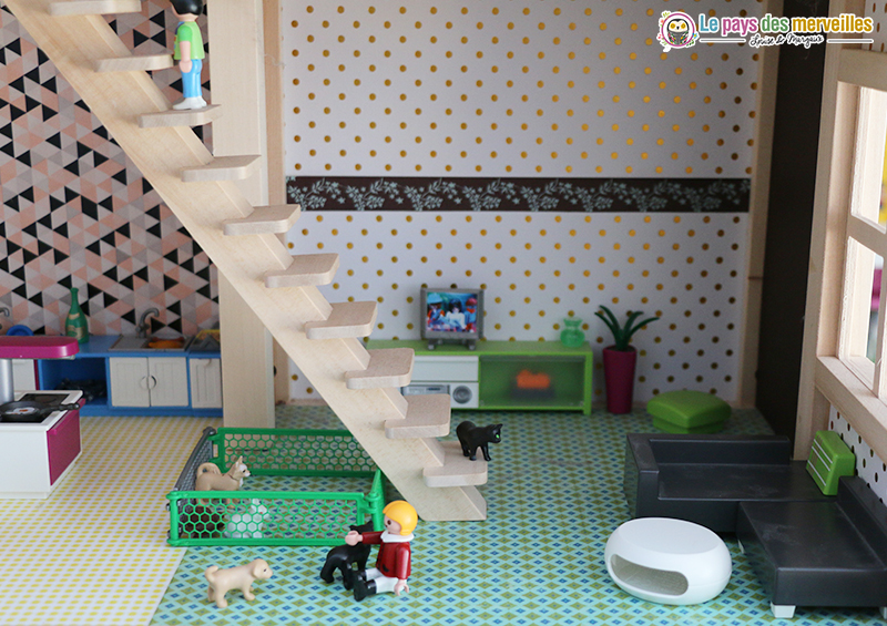 Déco du salon dans maison playmobil