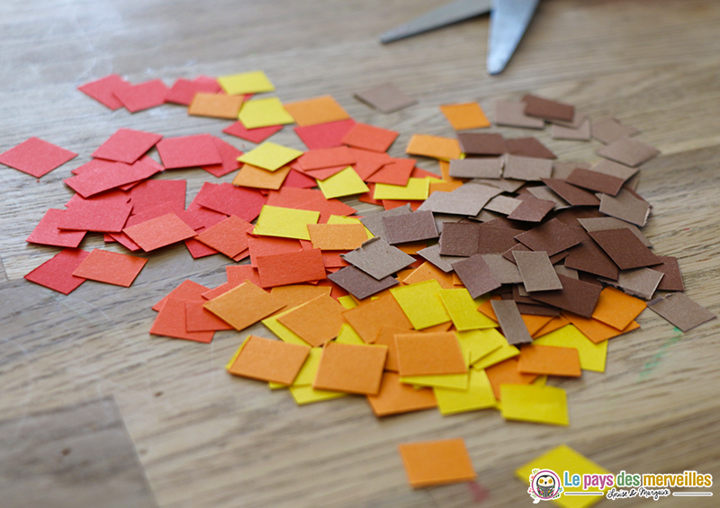 carrés de papier aux couleurs de l'automne