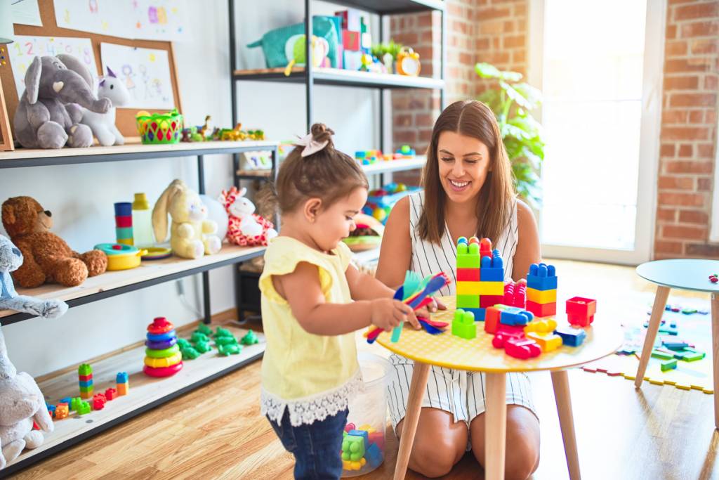 Devenir accompagnateur Montessori auprès des enfants