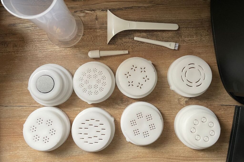 disques fournis avec la machine à pâtes Philips noire