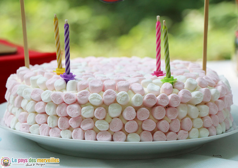 gâteau d'anniversaire marshmallow