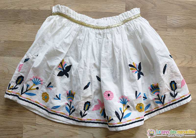 jupe blanche motifs printemps