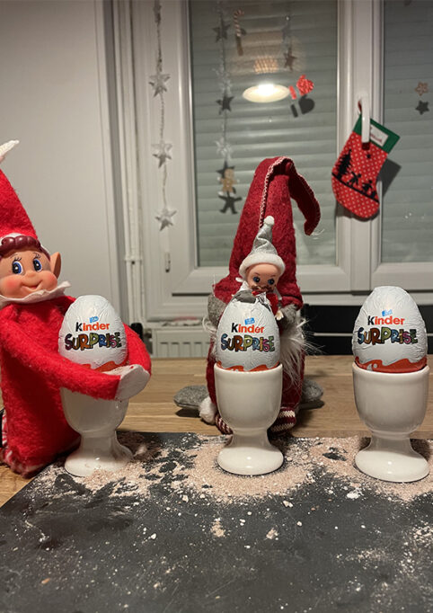 Expérience magique lutin de Noël Kinder surprise