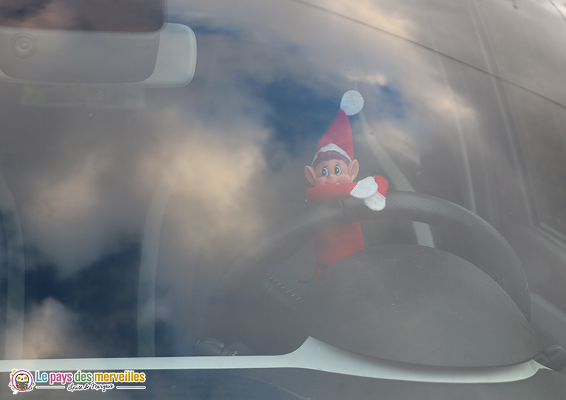 lutin au volant de voiture