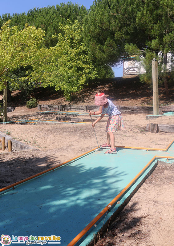 Mini Golf au camping Campéole de la plage des Tonnelles