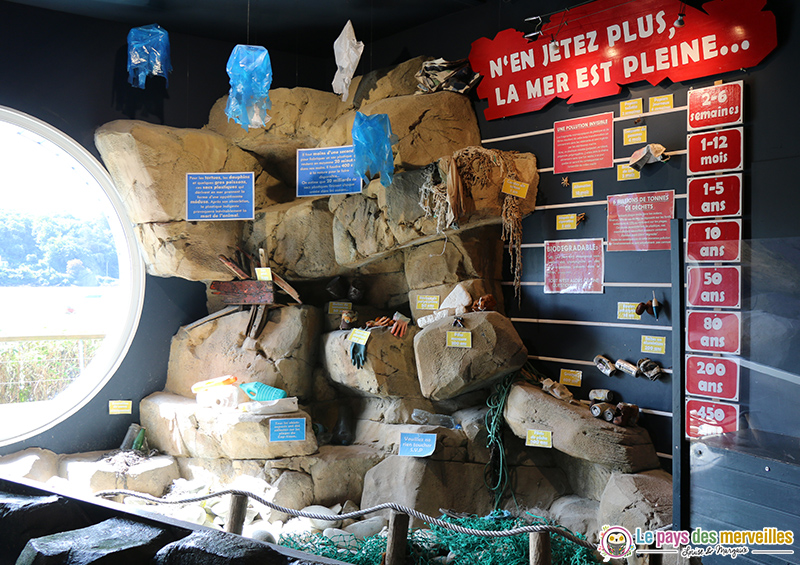 Exposition ludique sur la pollution de la mer à l'aquashow d'Audierne