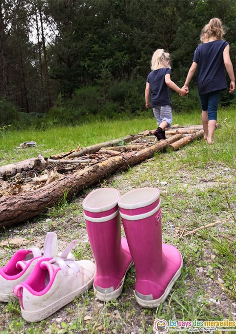 Activité en forêt en famille