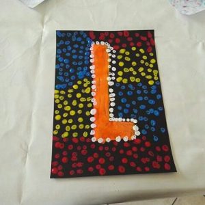 peinture initiale avec des points 