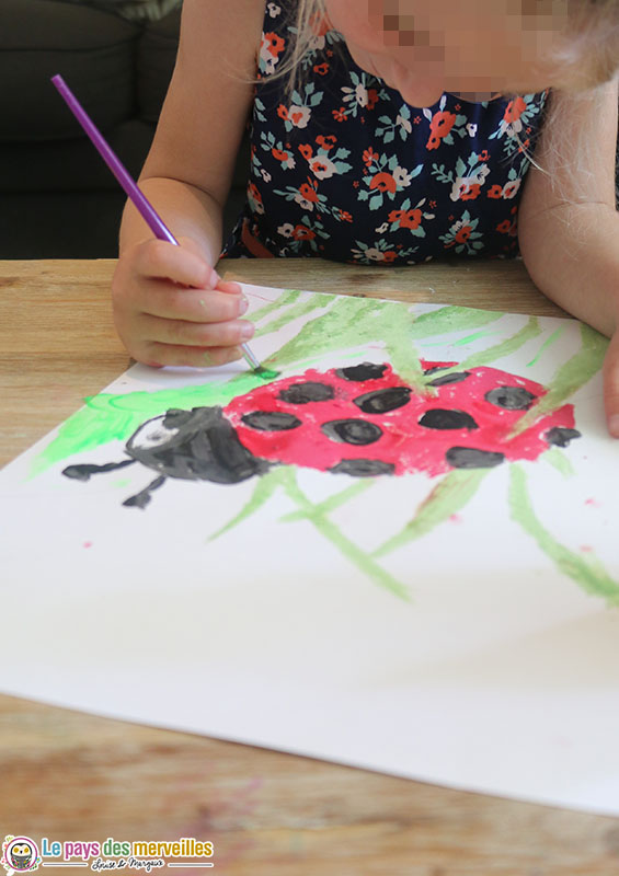 peinture d'une coccinelle en maternelle 