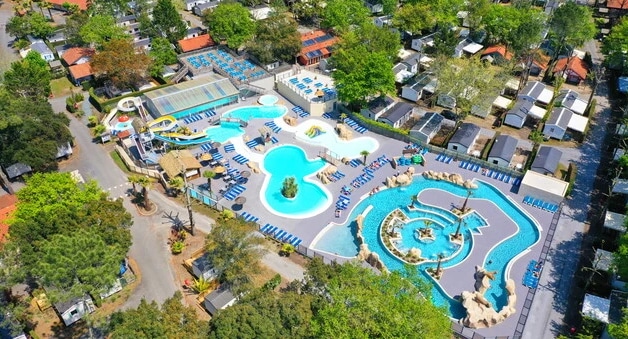 piscine du camping lou pignada dans les Landes